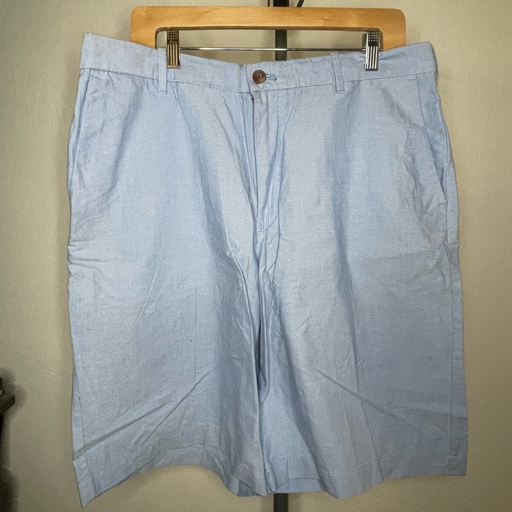 IZOD Mens Flat Front Twill Shorts. Sz 36
